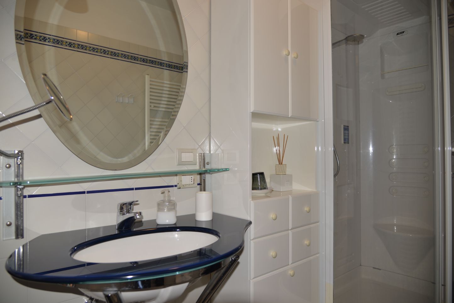 bagno camera marina
